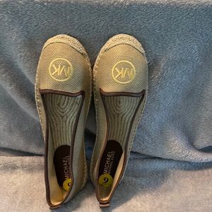 MK casual flats